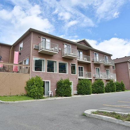 Hotel Le Versailles Saint-Sauveur-des-Monts Exteriér fotografie