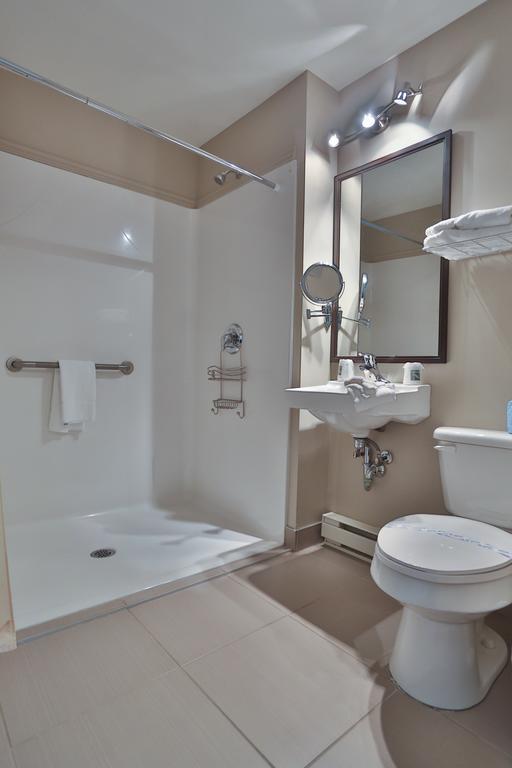 Hotel Le Versailles Saint-Sauveur-des-Monts Pokoj fotografie